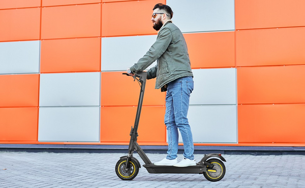 VoltStrider™ DMAXX App-Connected Electric Scooter
